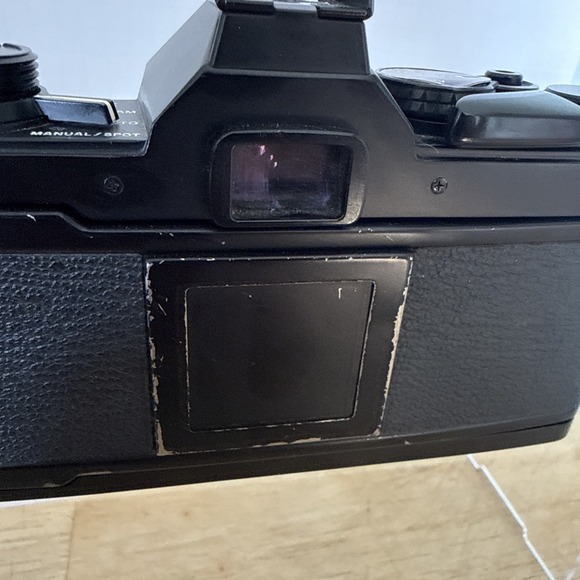 Olympus OM-2s Film Camera W/50mm F1.8 Lens Kit - Picture 10 of 16